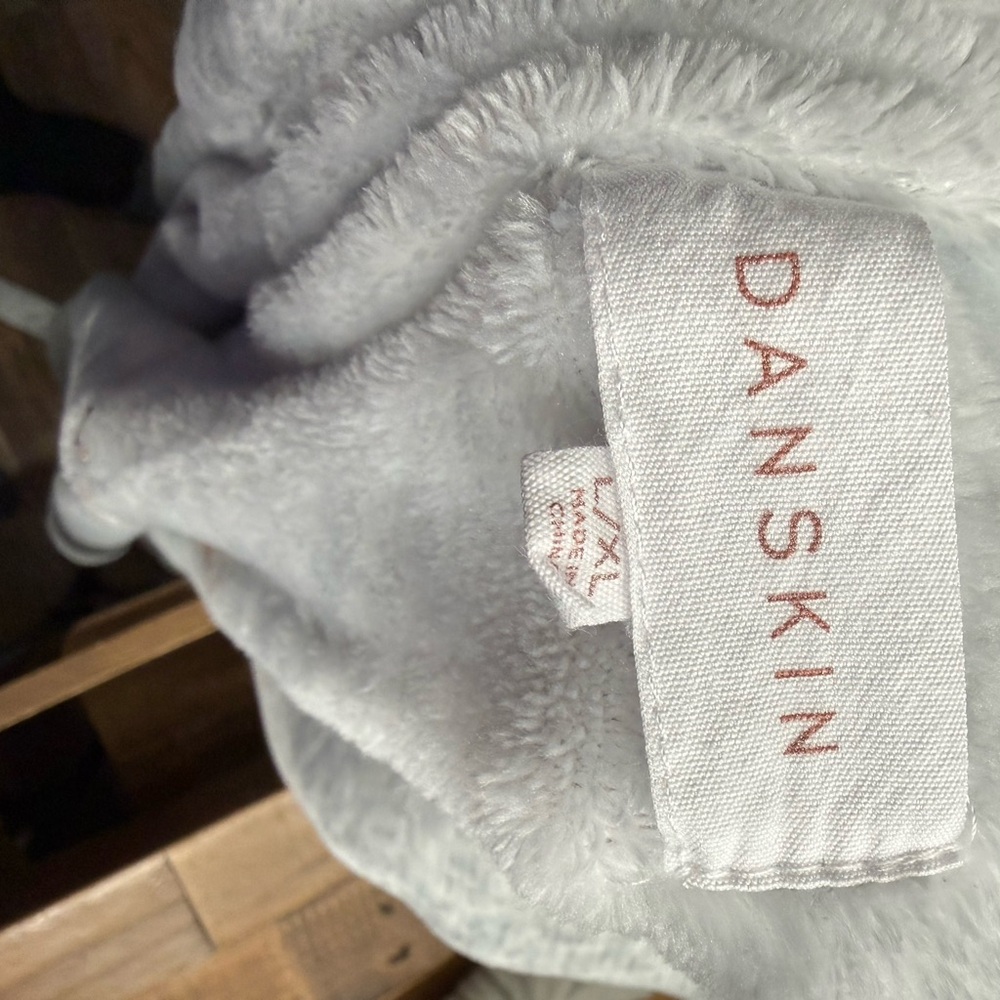 Gray 'Mom' Embroidered Robe - Picture 3 of 3